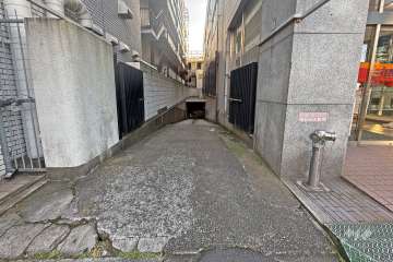 駐車場の出入り口