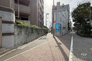 敷地南西側の前面道路