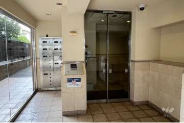 エントランスはオートロック付きです。