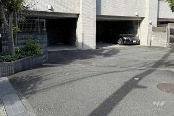 敷地内駐車場（屋内平面式）