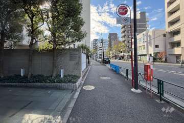 敷地西側の前面道路　