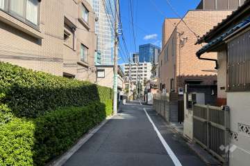 敷地南側の前面道路