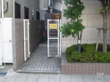 駐輪場入り口