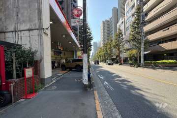 敷地東側の前面道路