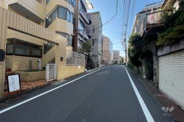 敷地北側の前面道路