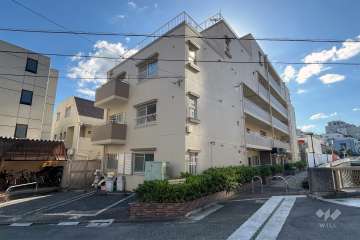 シャルマンコーポ中野坂上の外観（北東側から）