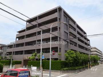 ファミール甲子園上鳴尾の外観（南東側から）