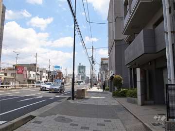 敷地北側は国道2号線に面しています。