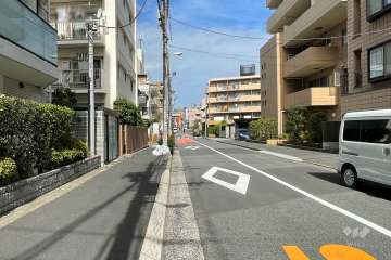 敷地東側の前面道路