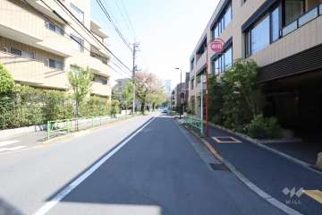 敷地北側の前面道路　