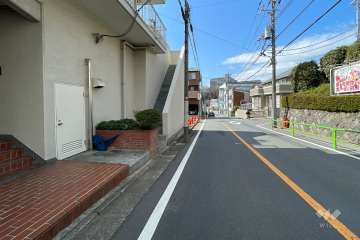 敷地北側の前面道路
