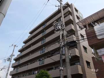 サーパス鳴尾の外観（南東側から）