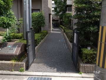 駐輪場入口