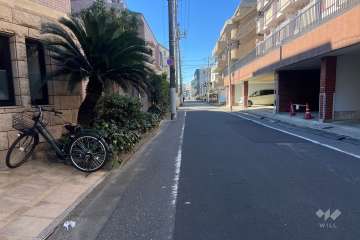 敷地北側の前面道路