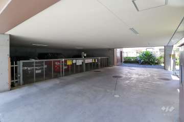 敷地内駐車場（屋内機械式）