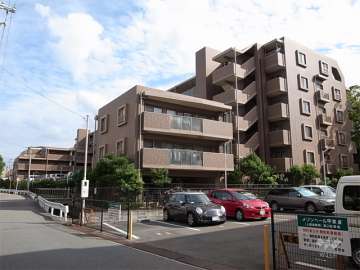 ライオンズマンション西宮門戸の外観（北西側から）