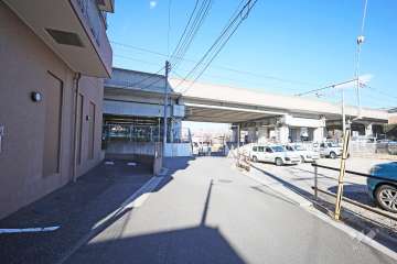 敷地東側の前面道路