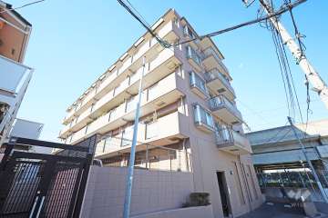 ユアコート富士見台の外観（南東側から）