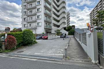 駐車場の出入り口