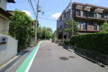 敷地北西側の前面道路