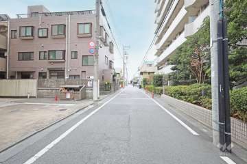 敷地東側の前面道路