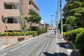 敷地東側の前面道路