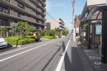 敷地南側の前面道路