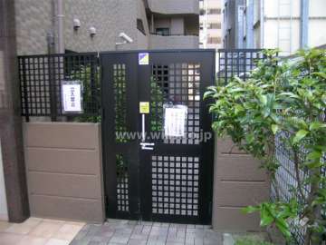 駐輪場の入り口