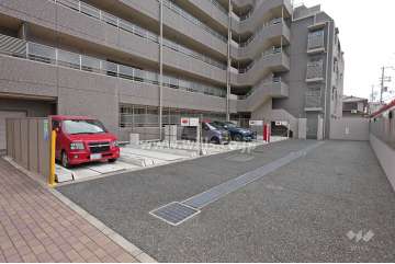 敷地内駐車場（屋内機械式）