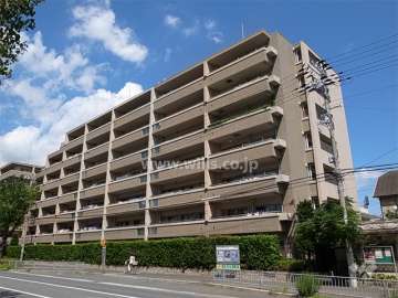 ローレルスクエア甲子園壱番館の外観（南東側から）