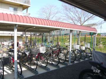 屋根付きの駐輪場