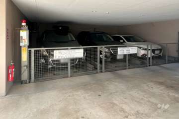 敷地内駐車場（屋内機械式）　　