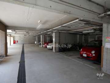 敷地内駐車場（屋内平面式）