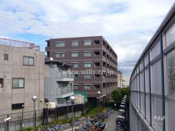 アールヴェール夙川の外観（西側から）