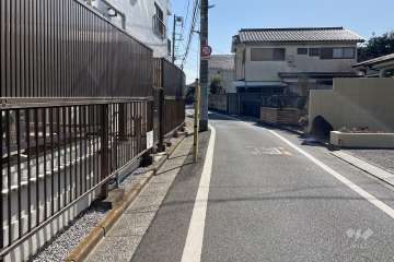 敷地南西側の前面道路