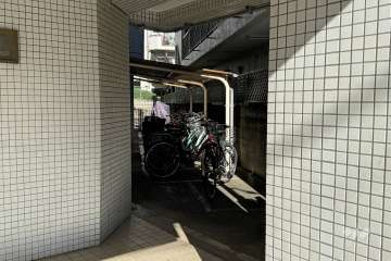 駐輪場（屋根付き）