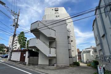 レインボー石神井公園マンションの外観（南西側から）