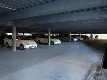 敷地内駐車場（平面自走式）