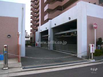 駐車場出入り口（ロボットゲートです）