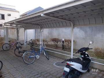 バイク置き場、駐輪場