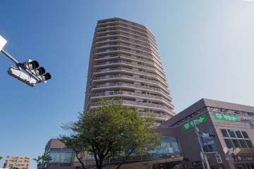エリム春日町パークタワーの外観（北西側から）