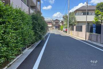 敷地東側の前面道路