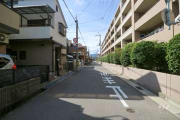 敷地南西側の前面道路