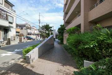 エントランスアプローチ（プロムナード）