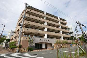 レジオン夙川名次町の外観（南側から）