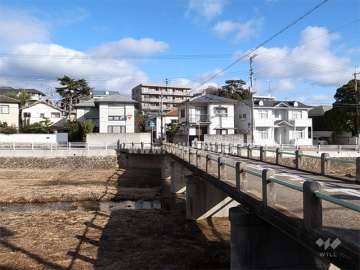 仁川から見た西宮仁川町パークハウス。高台にあります。