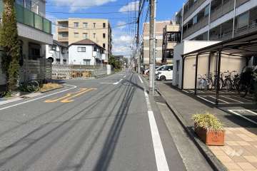 敷地北西側の前面道路