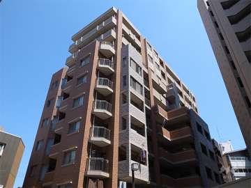 ワコーレアーベイン西宮の外観（南側から）