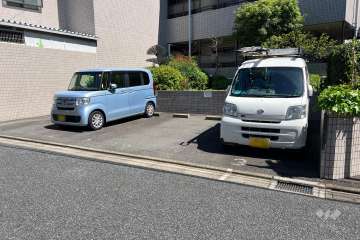 敷地内駐車場（屋外平面式）