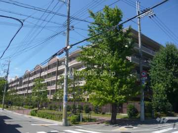 ロイヤルヴィーゼ芦屋の外観（南東側から）